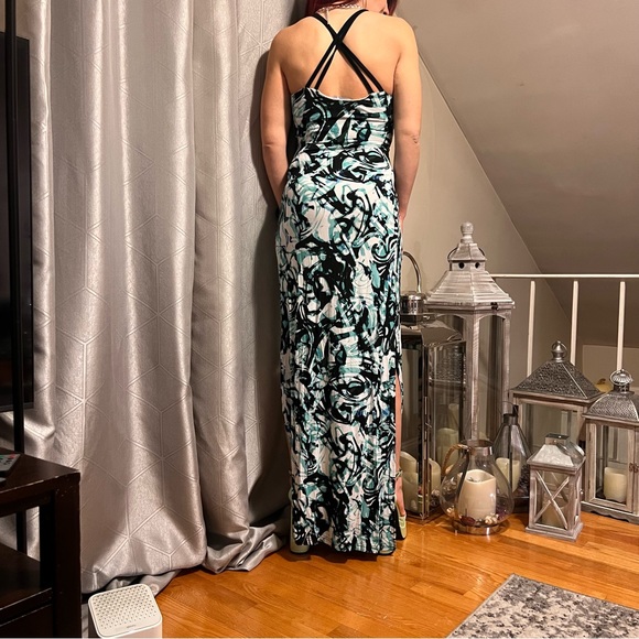 Blue pattern bodycon bebe maxi dress - Picture 3 of 4